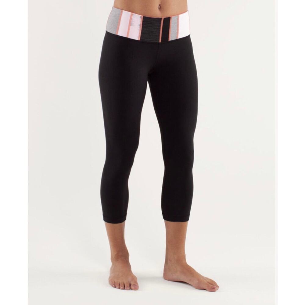 Lululemon Black Pink Stripe Polka Dot Wunder Under Reversible Crop Capri Legging